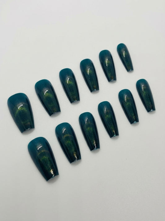 Arctic Sage Press-On Nails With Application Kit