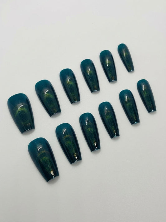 Arctic Sage Press-On Nails With Application Kit