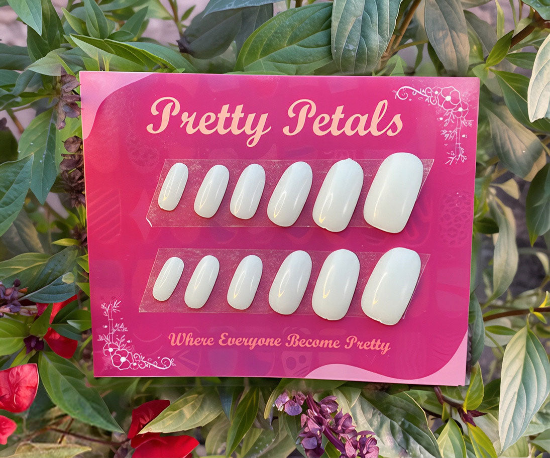 White Oval Press-on Nails With Application Kit
